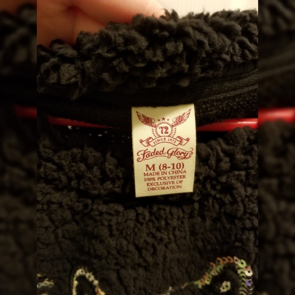 Fuzzy Llama Sweater - Picture 5 of 6